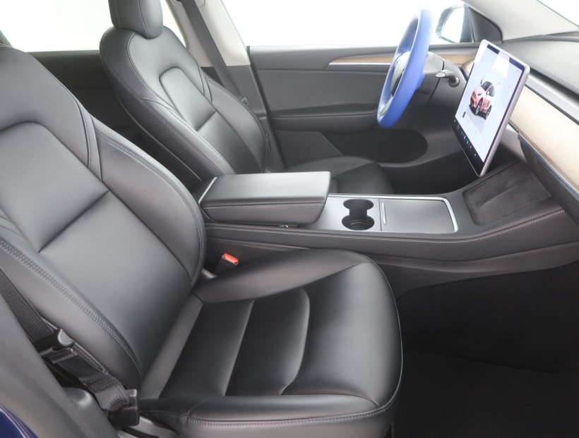 Tesla Model Y, 2022