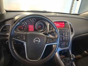 Opel Astra - 2013