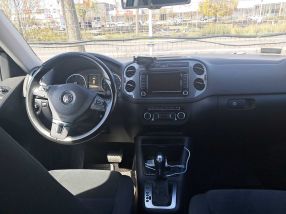 Volkswagen Tiguan - 2011