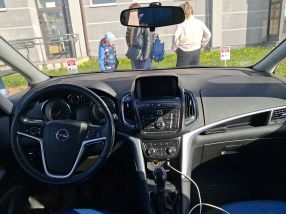 Opel Zafira - 2016
