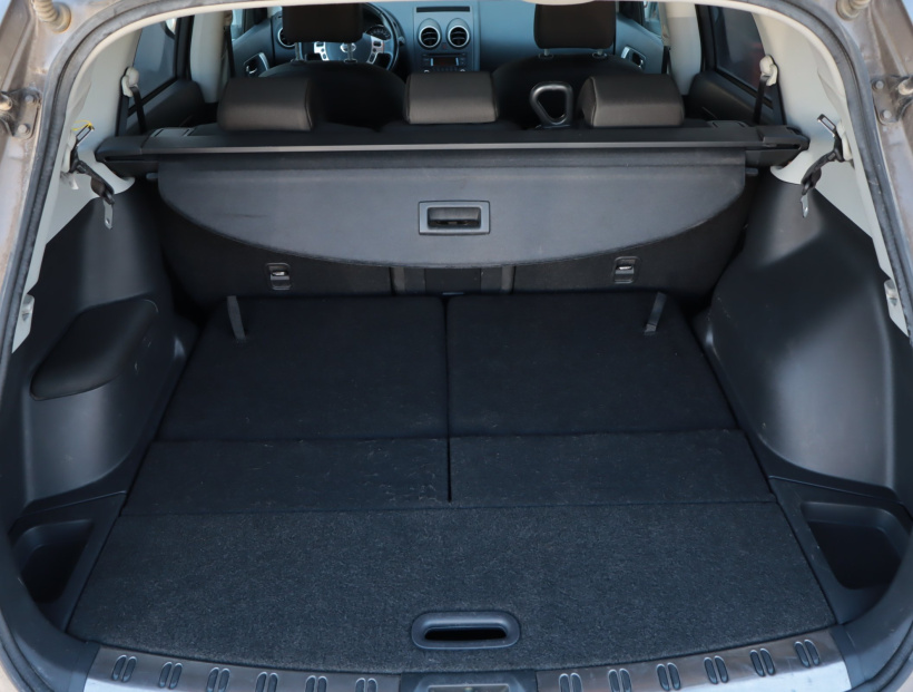 Nissan Qashqai+2, 2012