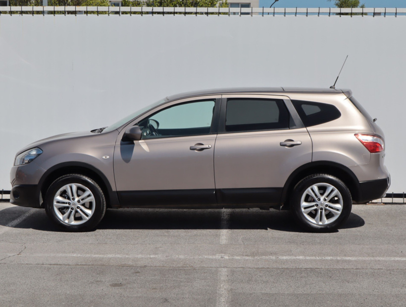 Nissan Qashqai+2, 2012