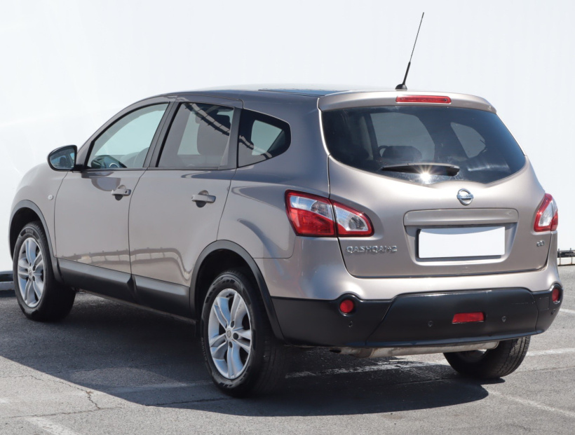 Nissan Qashqai+2, 2012