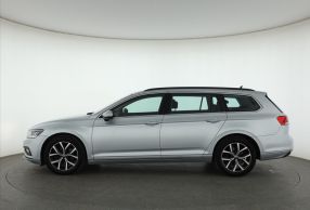 Volkswagen Passat - 2023
