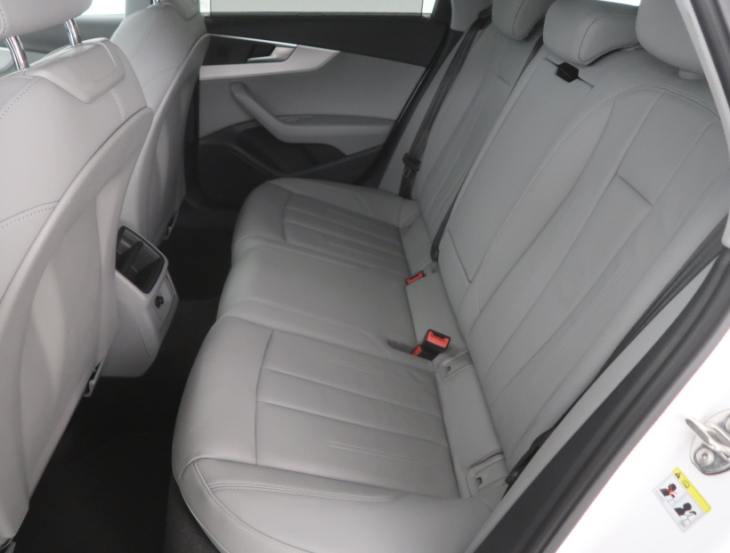 Audi A4, 2021