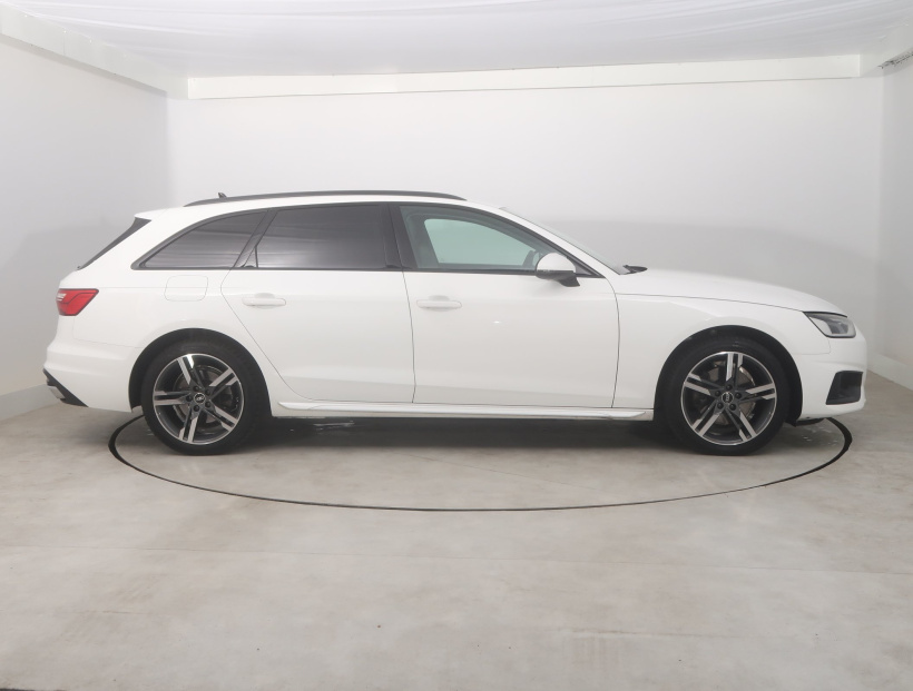 Audi A4, 2021