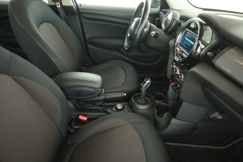 MINI 5-door, 2019