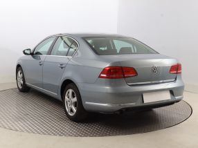 Volkswagen Passat - 2012
