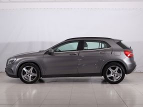 Mercedes-Benz GLA - 2015
