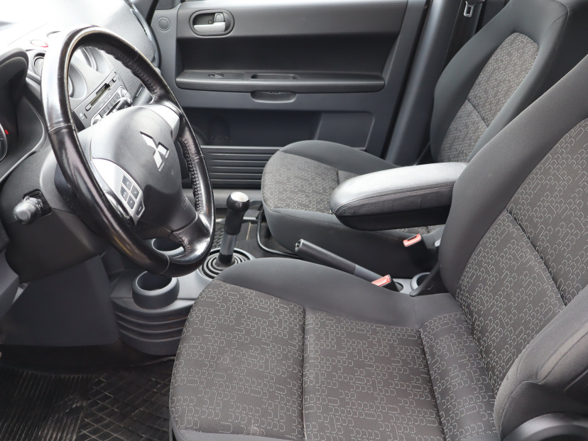 Mitsubishi Colt, 2011