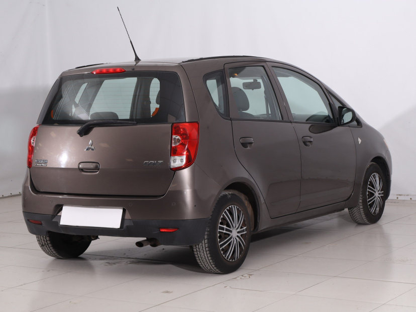 Mitsubishi Colt, 2011