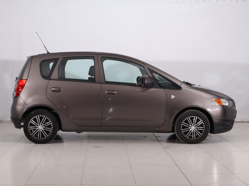Mitsubishi Colt, 2011