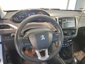 Peugeot 208 - 2012