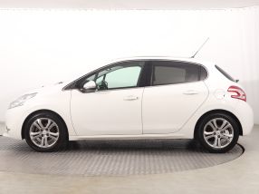 Peugeot 208 - 2012