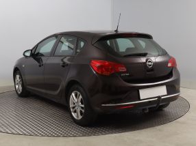 Opel Astra - 2013