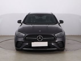 Mercedes-Benz E - 2020