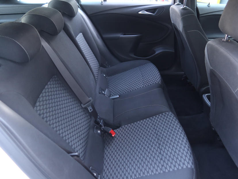 Opel Astra, 2018