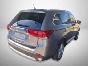 Mitsubishi Outlander - 2016