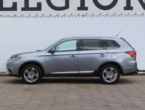 Mitsubishi Outlander - 2016