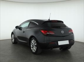 Opel Astra - 2012
