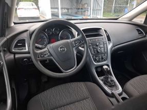 Opel Astra - 2012