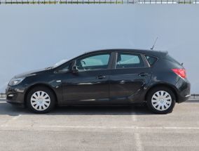 Opel Astra - 2012