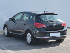 Opel Astra - 2012
