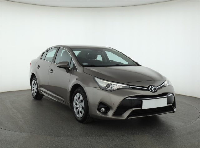 Toyota Avensis 2015