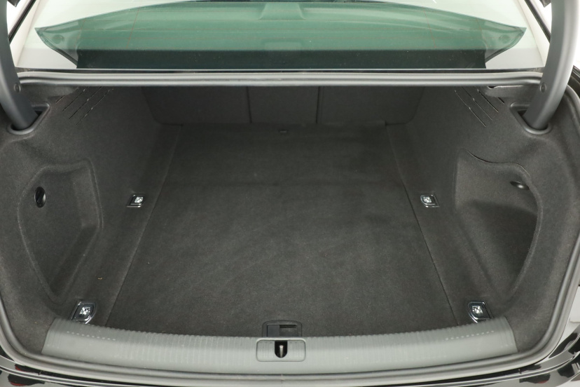 Audi A4, 2022