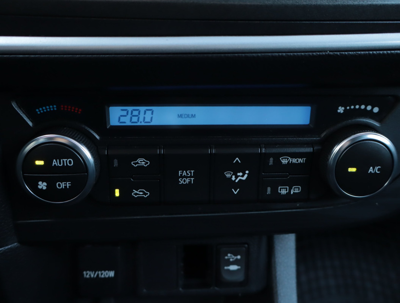 Toyota Auris, 2014