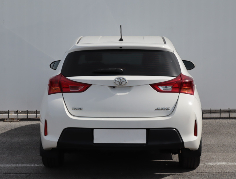 Toyota Auris, 2014