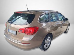 Opel Astra - 2014