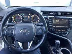 Toyota Camry - 2020