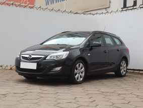Opel Astra - 2012