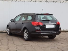 Opel Astra - 2012
