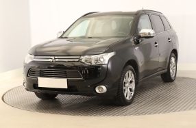 Mitsubishi Outlander - 2014