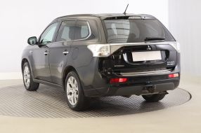Mitsubishi Outlander - 2014