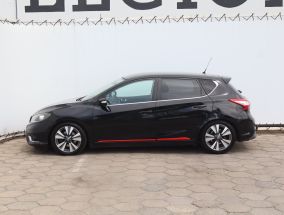Nissan Pulsar - 2015