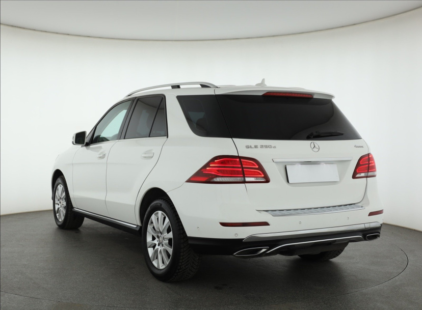 Mercedes-Benz GLE, 2016