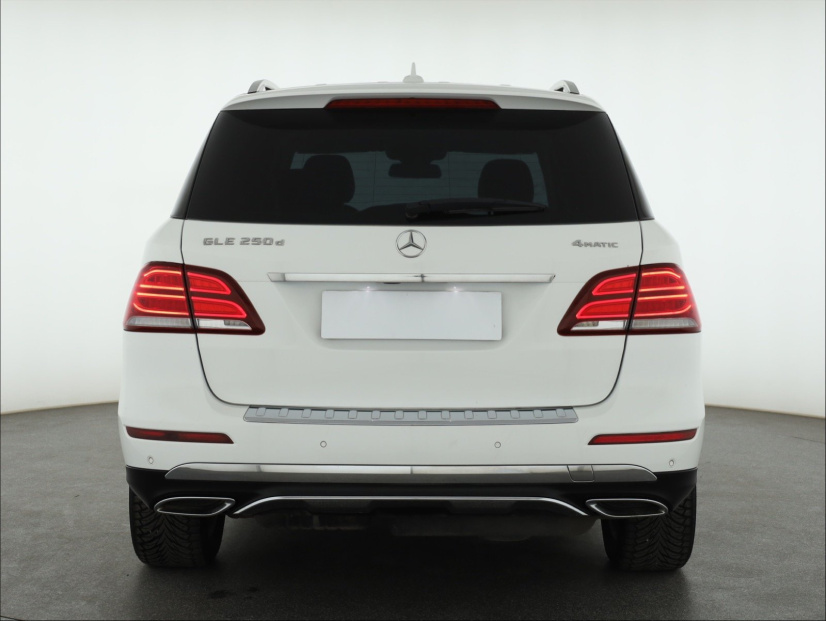 Mercedes-Benz GLE, 2016