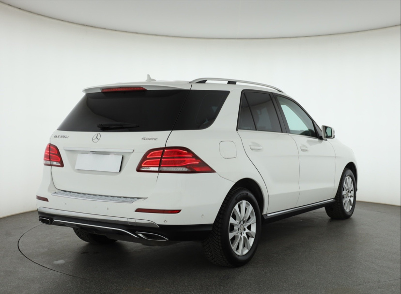 Mercedes-Benz GLE, 2016