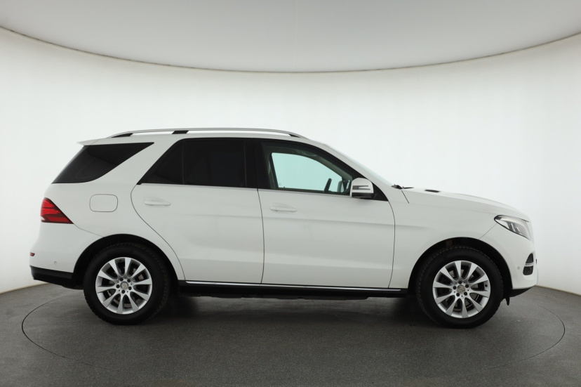 Mercedes-Benz GLE, 2016