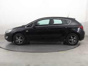 Opel Astra - 2010