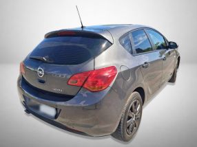 Opel Astra - 2011