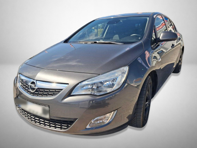 Opel Astra 2011