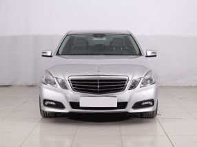 Mercedes-Benz E - 2010