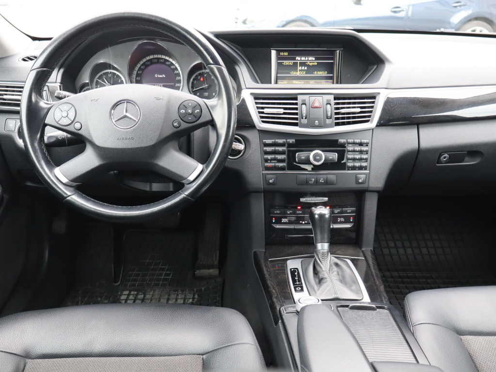Mercedes-Benz E