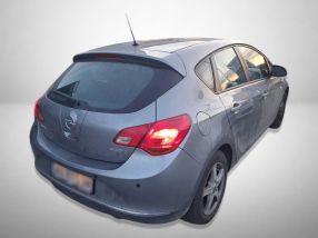 Opel Astra - 2013