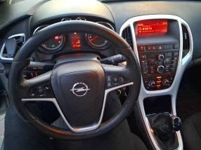 Opel Astra - 2013
