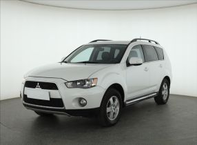 Mitsubishi Outlander - 2012